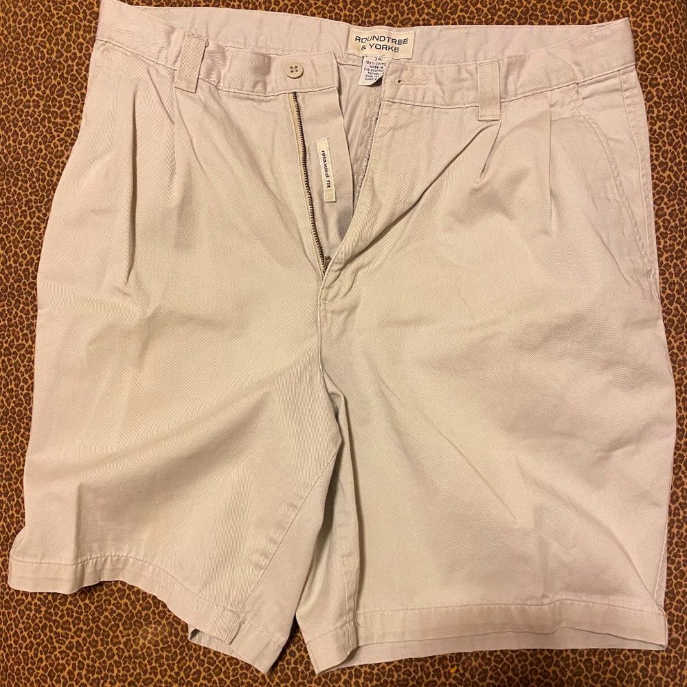 Men's Roundtree & Yorke Off-White Shorts 34W
